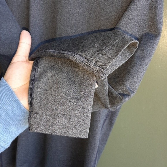 Reebok Play Warm Mock Neck Activewear Top Layer Grey Running Workout Size M - Picture 4 of 13